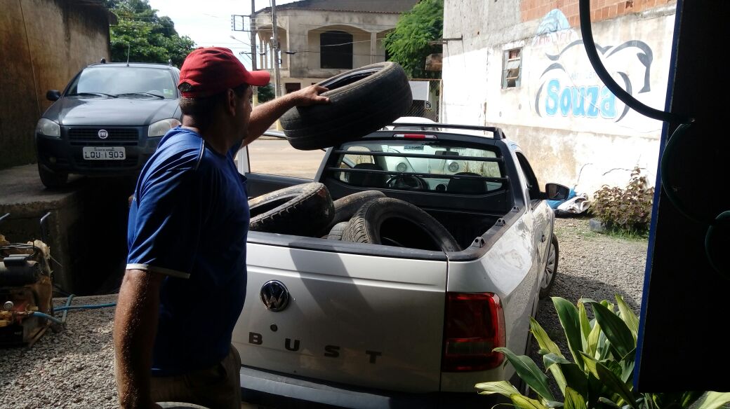 Mutirão da limpeza é realizado em bairros de Rio Novo