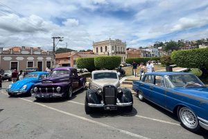 Encontro CArros antigos Rio Novo